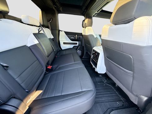 Used 2024 GMC Hummer EV 3X image 29