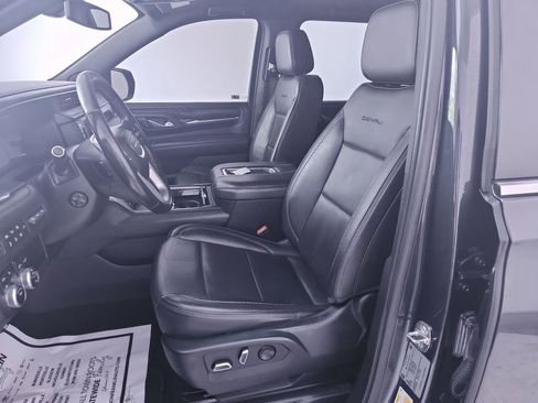 Used 2022 GMC Yukon XL Denali AWD/4WD image 11