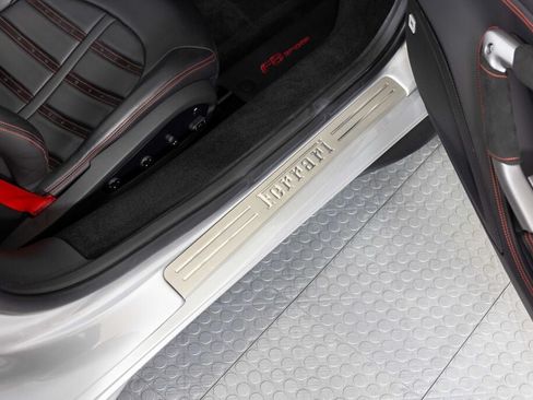 Used 2022 Ferrari F8 Tributo RWD image 37