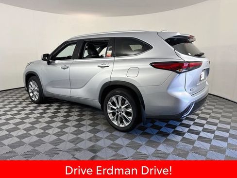 Certified 2023 Toyota Highlander Limited FWD image 21