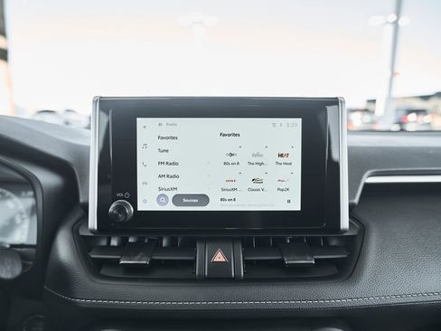 Used 2025 Toyota RAV4 XLE w/ Weather Package image 33