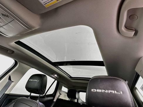 Used 2024 GMC Terrain Denali w/ Black Diamond Edition AWD/4WD image 21