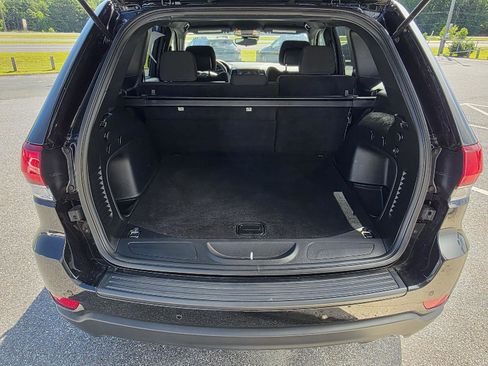 Used 2021 Jeep Grand Cherokee Laredo image 15
