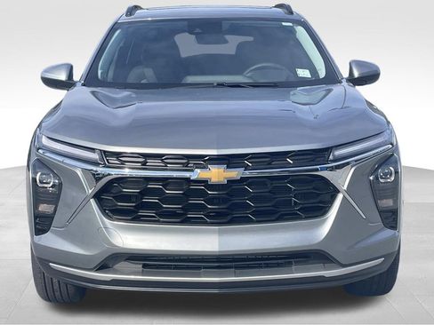 New 2026 Chevrolet Trax LT w/ Sunroof Package image 8