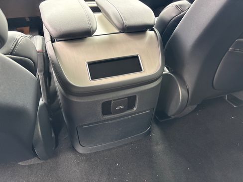 New 2026 Lincoln Navigator Premiere AWD/4WD image 31