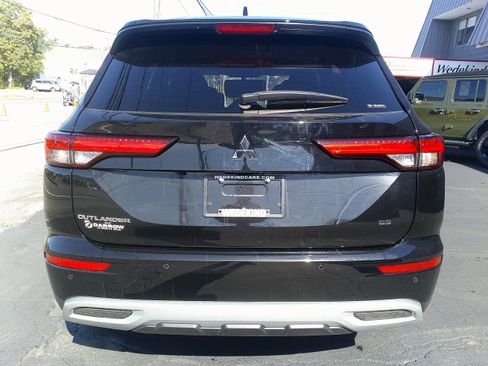 Used 2024 Mitsubishi Outlander SE image 5