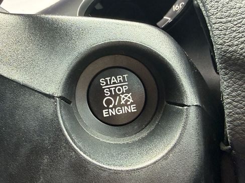 Used 2021 Jeep Compass Latitude w/ Sun and Sound Group FWD image 30