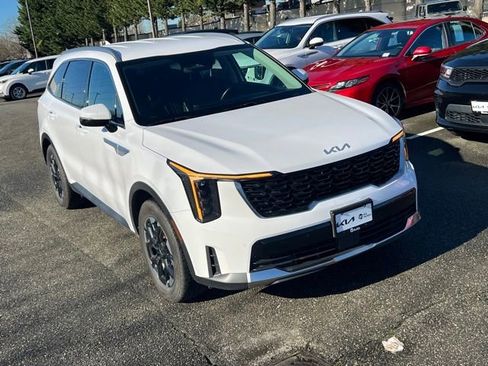 Certified 2024 Kia Sorento S image 6