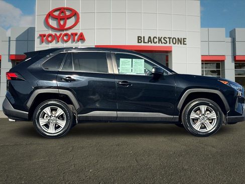 Used 2022 Toyota RAV4 LE image 2