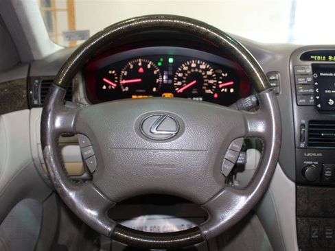 Used 2002 Lexus LS 430 RWD image 15