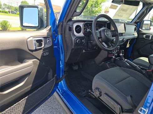 New 2025 Jeep Gladiator Willys image 4