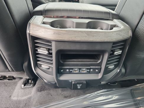 New 2025 RAM 1500 Limited image 32