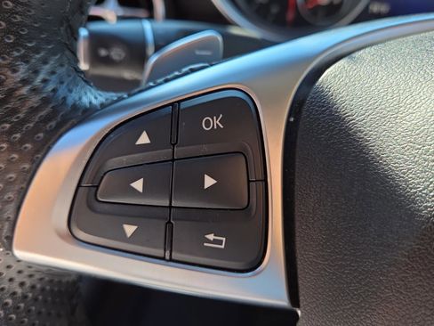 Used 2019 Mercedes-Benz SLC 300 image 23