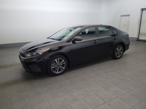 Used 2023 Kia Forte LXS w/ LXS Technology Package image 2