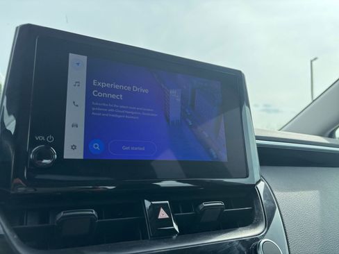 Used 2025 Toyota Corolla LE image 20