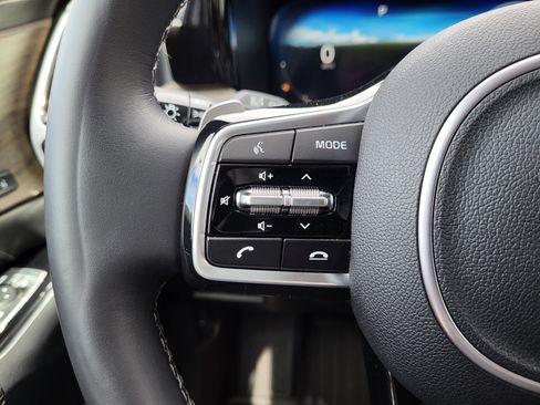 Used 2023 Kia Sorento SX Prestige image 20