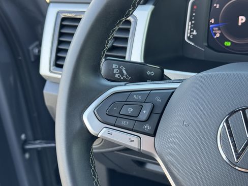 Used 2022 Volkswagen Atlas Cross Sport SE w/ Panoramic Sunroof Package FWD image 22