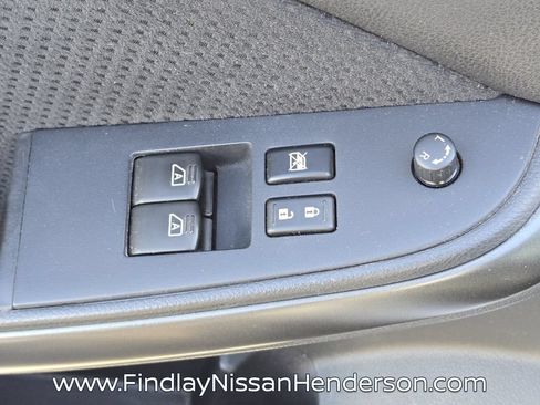 Used 2011 Nissan Altima 2.5 S w/ Convenience Pkg FWD image 19