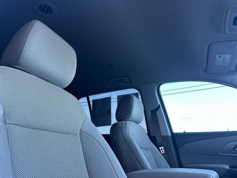 Used 2019 Chevrolet Traverse LT image 24