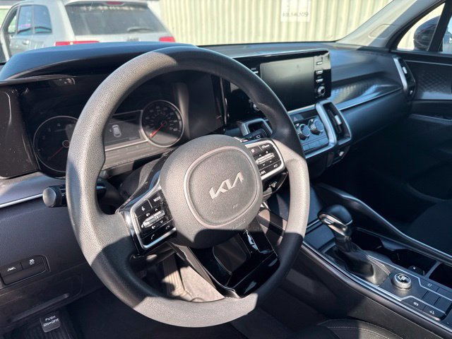 Used 2022 Kia Sorento LX FWD image 10