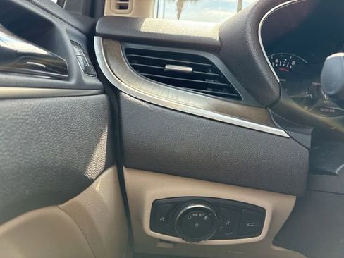 Used 2018 Lincoln MKC Reserve image 26