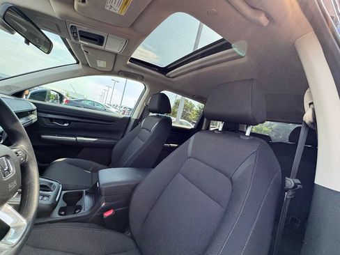 Used 2025 Honda CR-V EX image 6