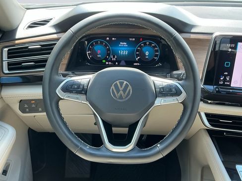 Used 2024 Volkswagen Atlas SE AWD/4WD image 13