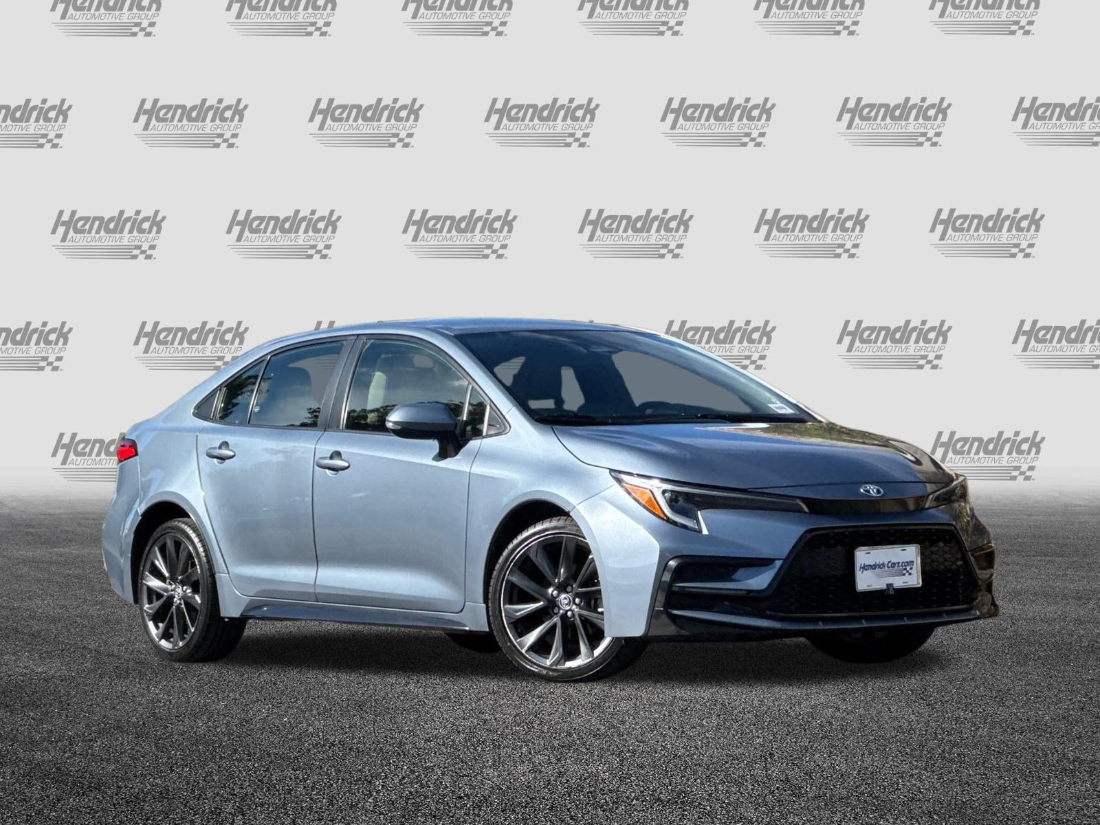 Used 2023 Toyota Corolla SE FWD image 2