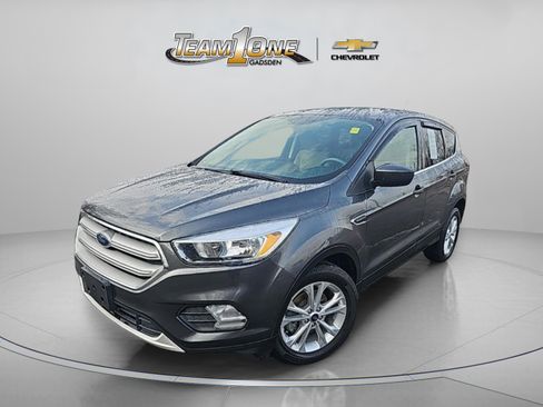 Used 2019 Ford Escape SE image 2