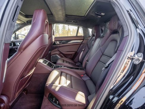 Used 2023 Porsche Panamera GTS image 34