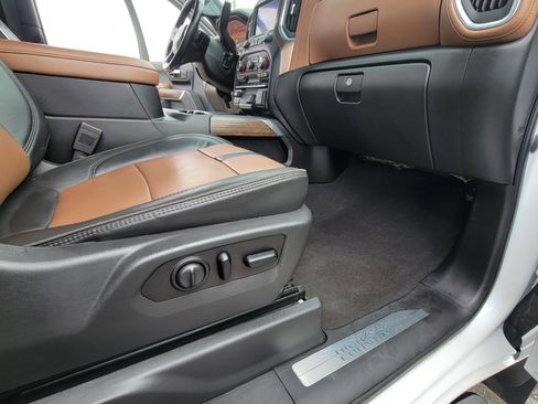 Used 2020 Chevrolet Silverado 3500 High Country image 48