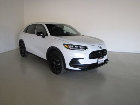 Certified 2024 Honda HR-V Sport image 3