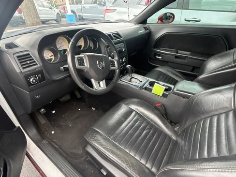 Used 2013 Dodge Challenger SXT RWD image 21