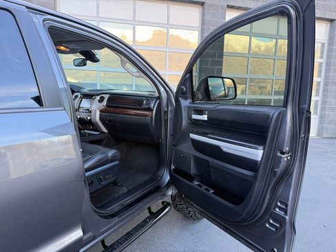 Used 2018 Toyota Tundra Limited w/ Limited Premium Package AWD/4WD image 18