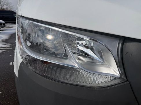 Used 2024 Mercedes-Benz Sprinter 2500 image 3