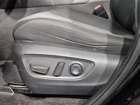 Used 2024 Toyota RAV4 XLE FWD image 23