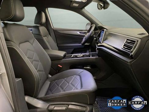 Used 2025 Volkswagen Atlas Cross Sport SE w/ Black Wheel Package image 79