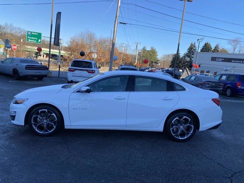 Used 2023 Chevrolet Malibu LT image 2