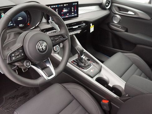 New 2024 Alfa Romeo Tonale Veloce image 15