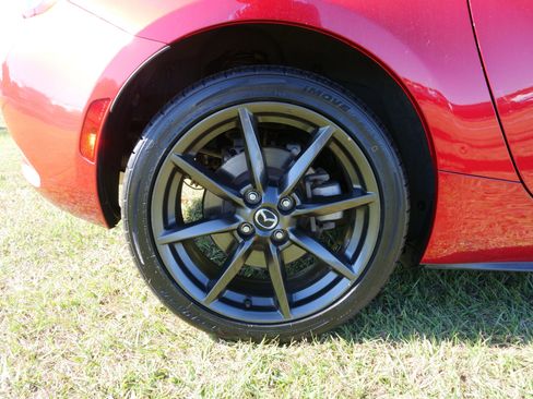 Used 2016 MAZDA MX-5 Miata Club image 11