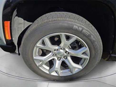 Used 2022 Jeep Wagoneer Series III image 9