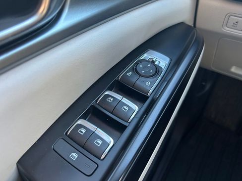 Certified 2023 Kia Carnival LX image 20