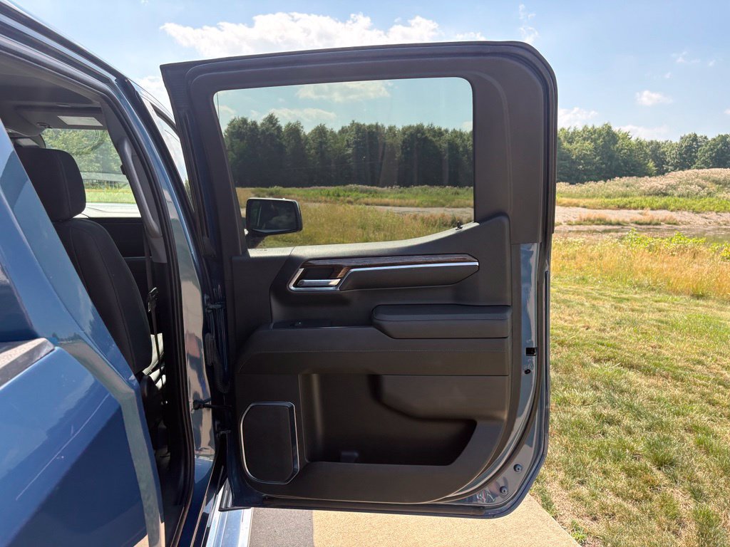 Used 2024 GMC Sierra 1500 SLE AWD/4WD image 32