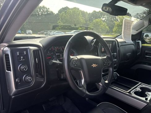 Used 2018 Chevrolet Silverado 1500 LT w/ All Star Edition AWD/4WD image 10