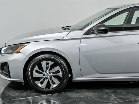 Used 2024 Nissan Altima 2.5 S FWD image 6