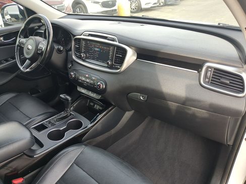 Used 2018 Kia Sorento SX image 21