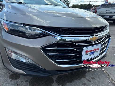 Used 2024 Chevrolet Malibu LT FWD image 2