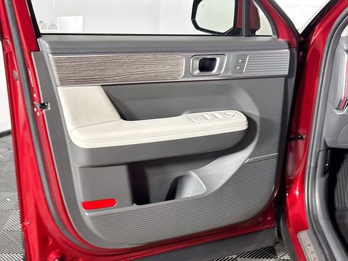 Used 2025 Hyundai Santa Fe Calligraphy w/ Tow & Go Package image 10