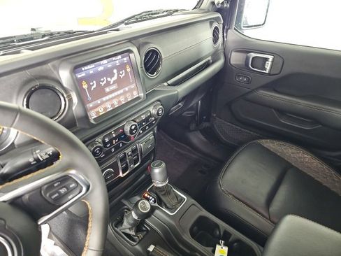 Certified 2023 Jeep Gladiator Overland image 24