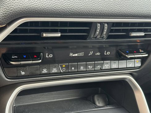 Used 2024 MAZDA CX-90 Plug-In Hybrid w/ Preferred AWD/4WD image 19
